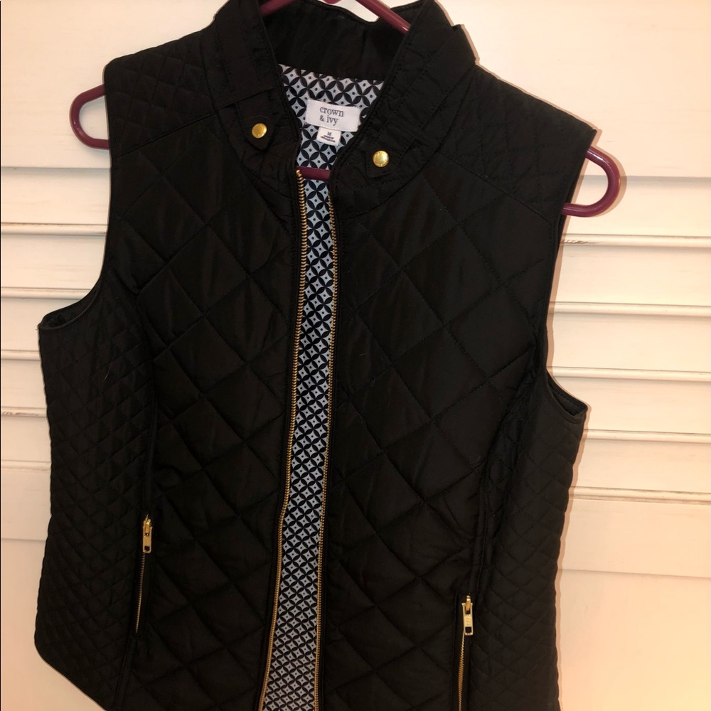 Crown & Ivy size M black vest